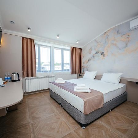Chief Hotel Гюмри Экстерьер фото