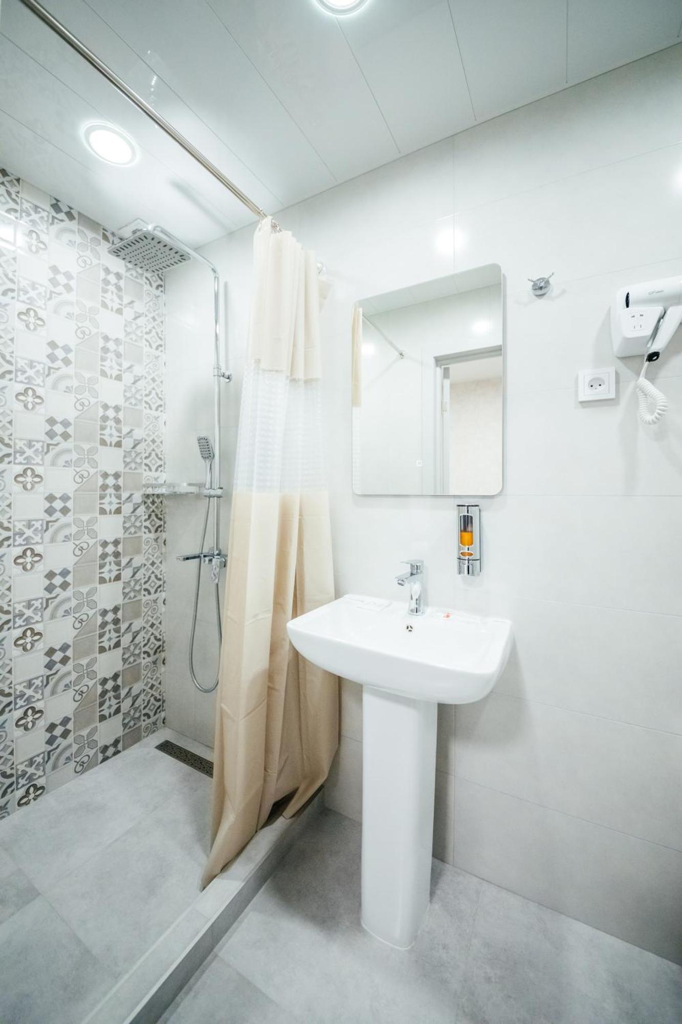 Chief Hotel Гюмри Экстерьер фото