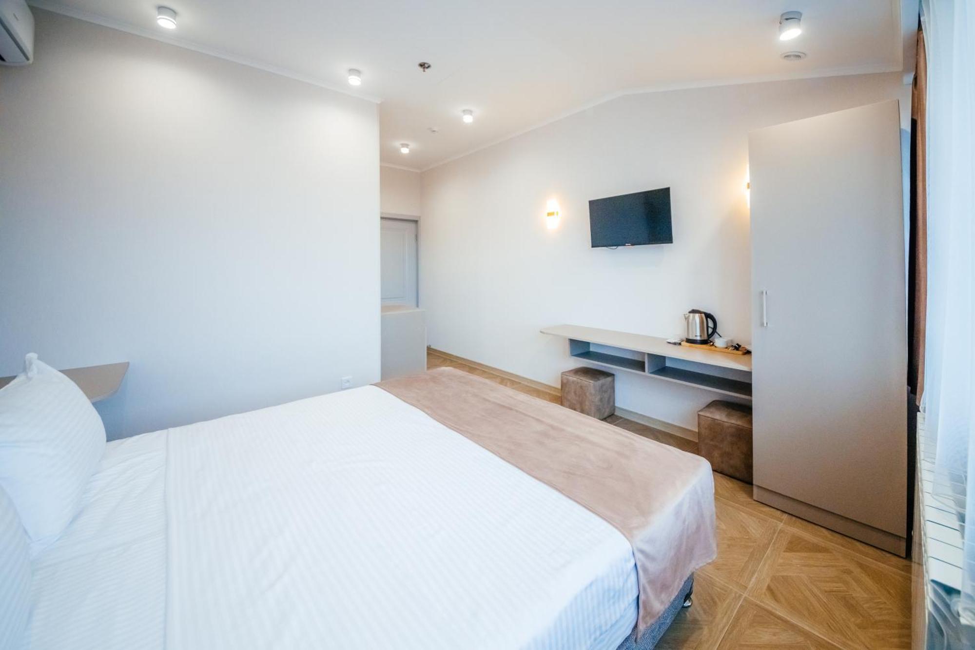 Chief Hotel Гюмри Экстерьер фото