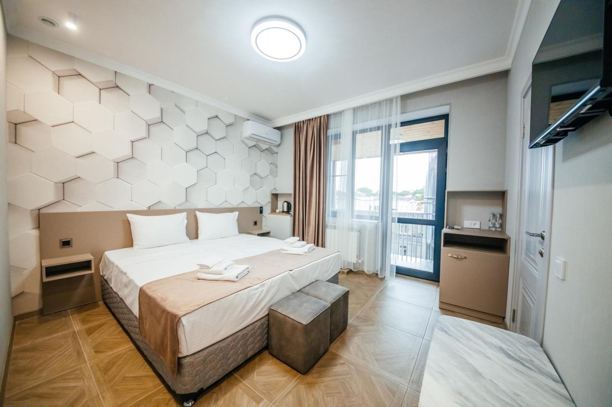 Chief Hotel Гюмри Экстерьер фото