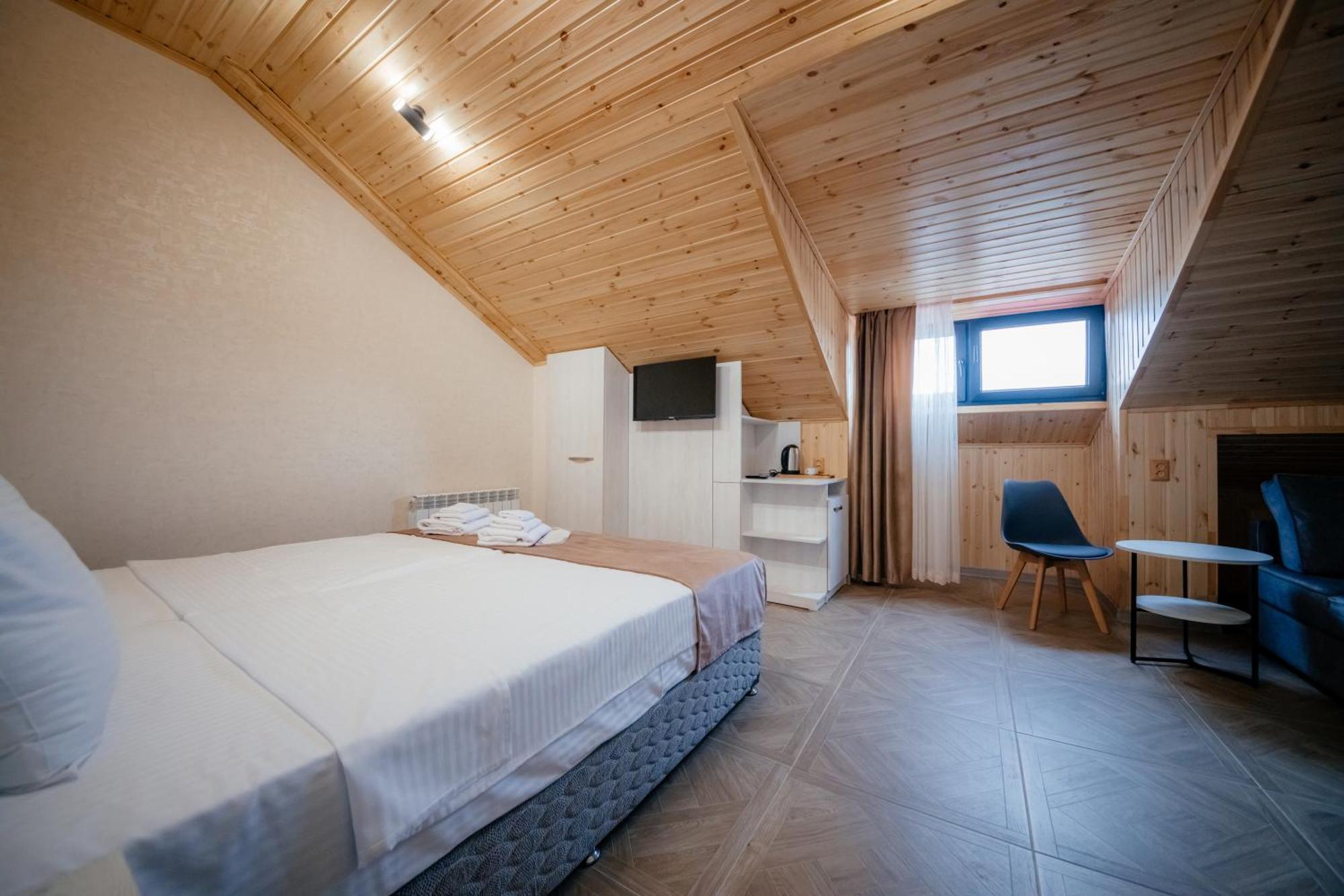 Chief Hotel Гюмри Экстерьер фото