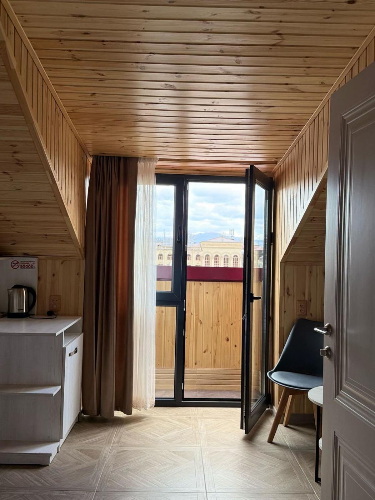 Chief Hotel Гюмри Экстерьер фото