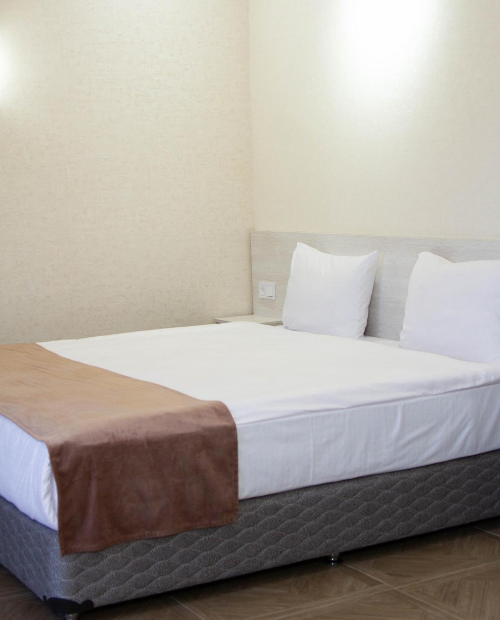 Chief Hotel Гюмри Экстерьер фото